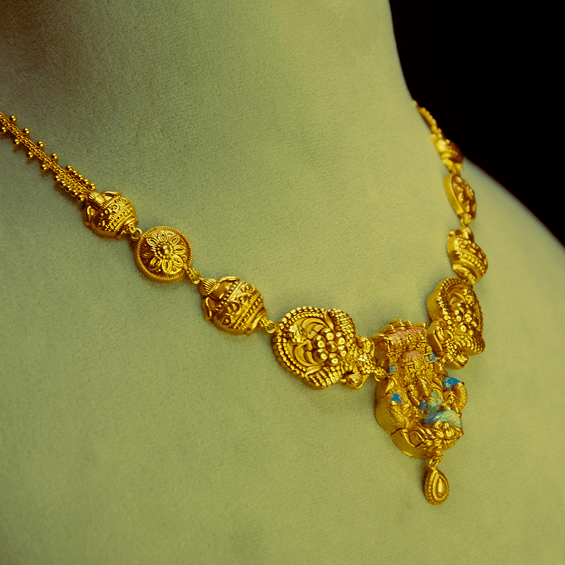 Traditional Gold Necklace 02